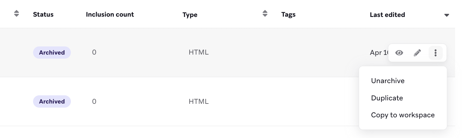 Panel „Gespeicherte Content-Blöcke“, in dem das Einstellungs-Dropdown-Menü für „Test_32“ aufgeklappt ist und drei Optionen zeigt: Archivierung aufheben, Duplizieren und In Workspace kopieren