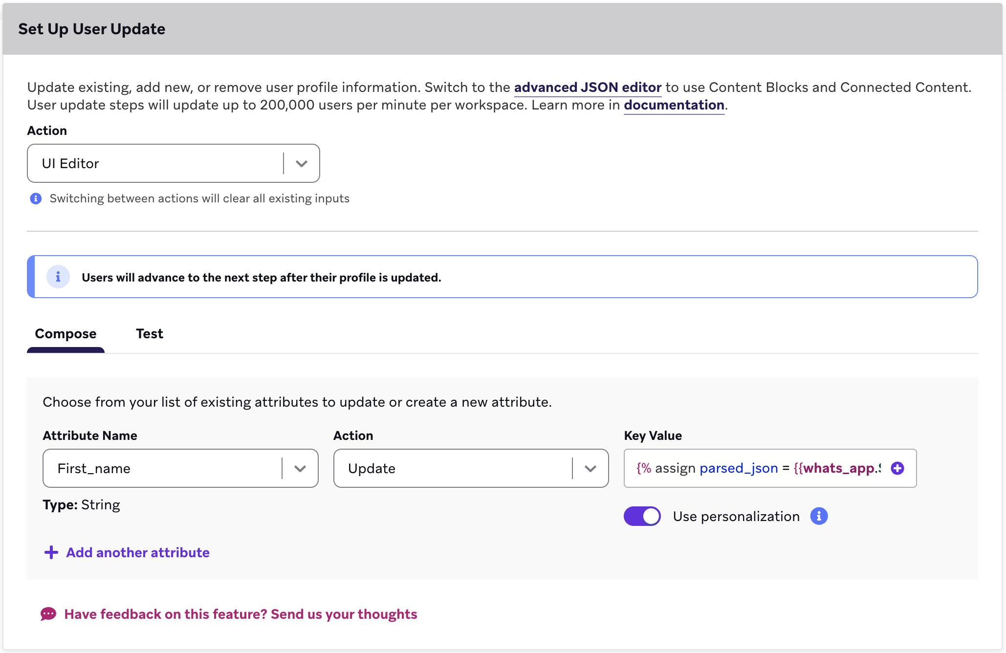 WhatsApp-Nachrichten-Editor mit einer „Add Personalization“-Komponente zum Einfügen einer WhatsApp-Eigenschaften-Personalisierung mit dem angepassten Attribut `inbound_flow_response`.