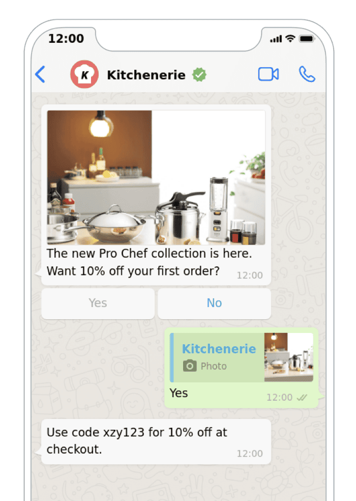 Telefonbildschirm, der zeigt, dass ein Call-to-Action-Button den Text des angeklickten Buttons als Antwort sendet.
