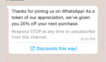 WhatsApp-Nachricht mit einer Fußzeile, die besagt, dass man mit „STOP“ antworten soll, um sich vom Kanal abzumelden