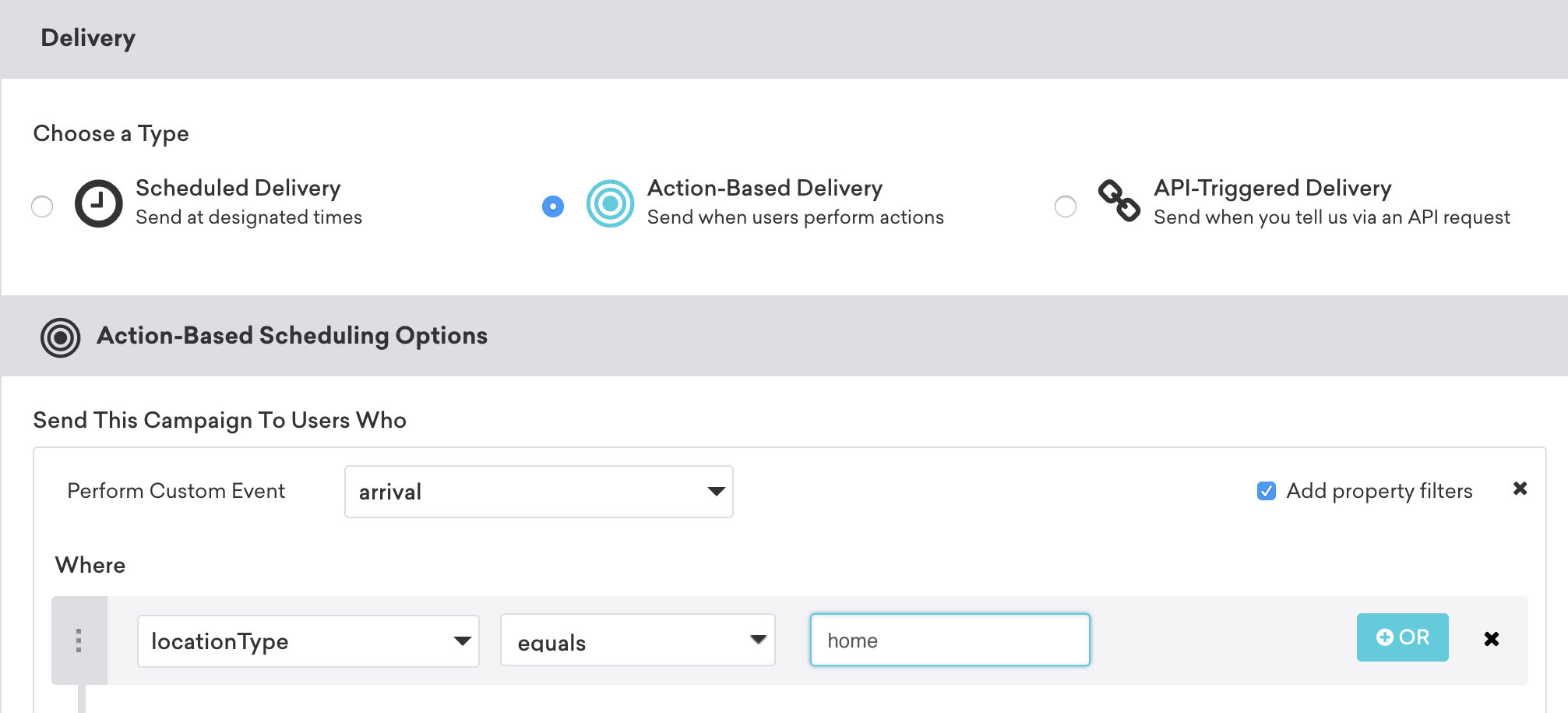 Eine aktionsbasierte Campaign im Zustellungsschritt, bei der „arrival“ als Option „Angepasstes Event durchführen“ ausgewählt wurde, wobei „locationType“ gleich „home“ ist.