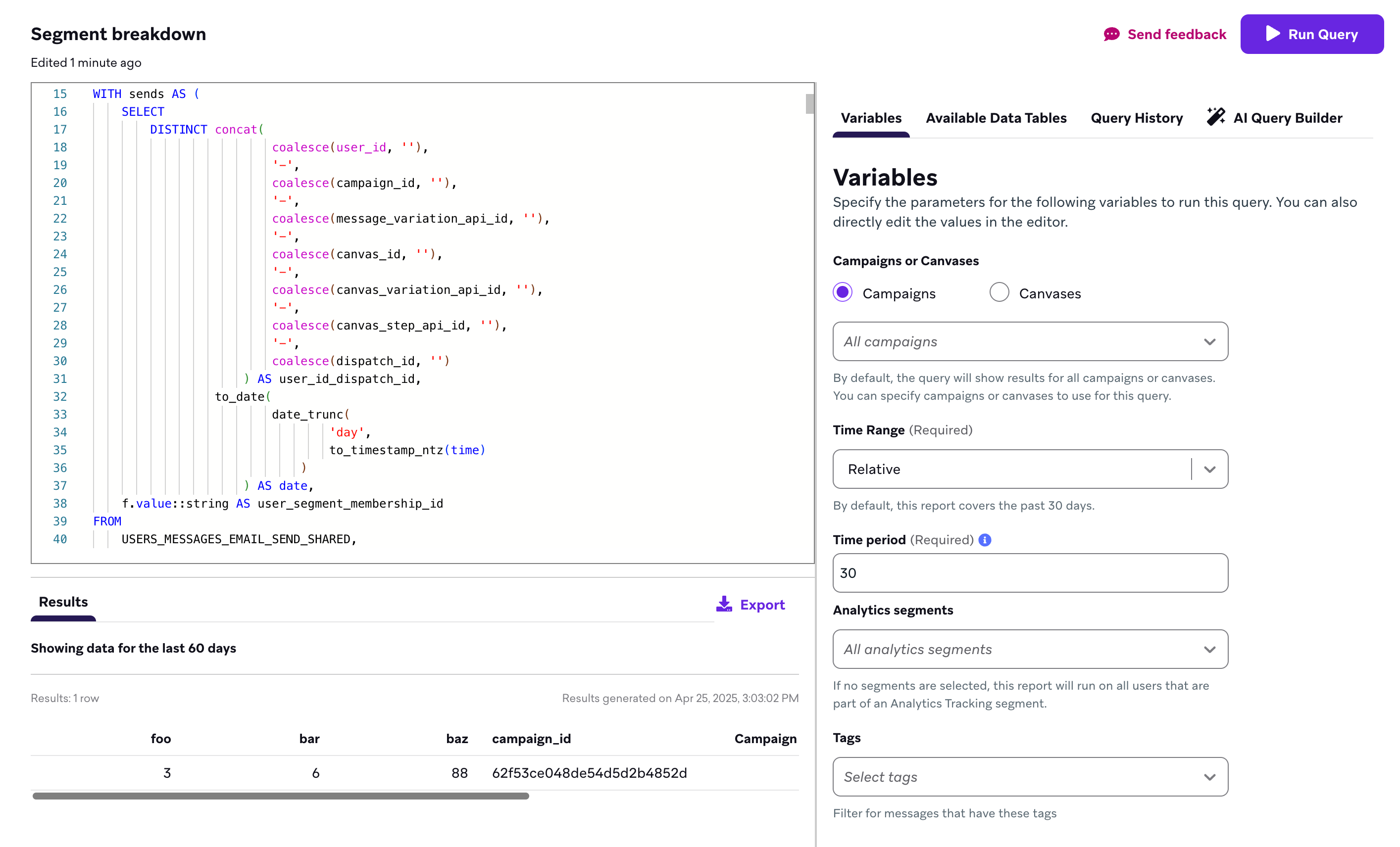 Die Seite „Segment breakdown“ enthält einen SQL-Editor, ein Seitenpanel mit Tabs für Variablen, verfügbare Datentabellen, Abfrageverlauf und den KI-Abfrage-Builder sowie einen Ergebnisbereich.