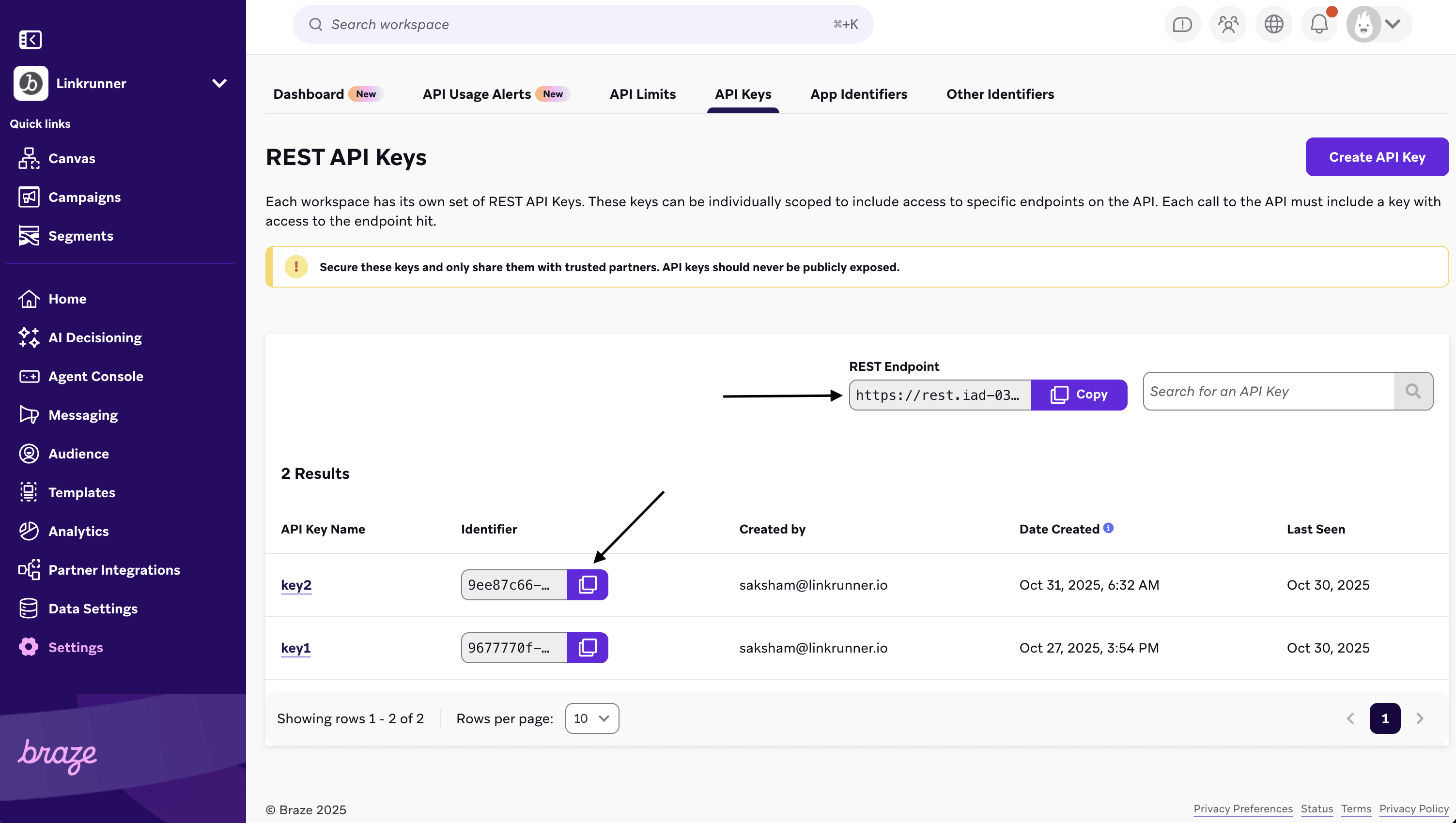 Cette image montre la page Clés API dans Braze où vous pouvez créer et gérer les clés API, y compris la clé d'importation des données et l'endpoint REST nécessaires pour l'intégration Linkrunner.
